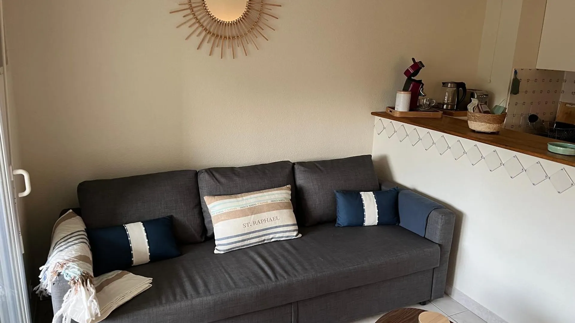 Apartment Appartement Vue Mer Agay Saint-Raphael  France